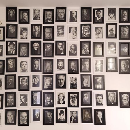 The Actors Studio Tirana Bagian luar foto